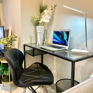 Uptown Parksuites Aparthotel Taguig