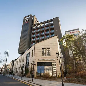 https://junibino-hongdae.hotelofseoul.com