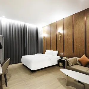 Hotel Airport Queen