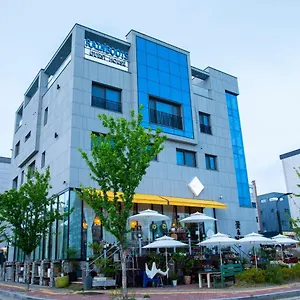 Rain Boots 2* Incheon